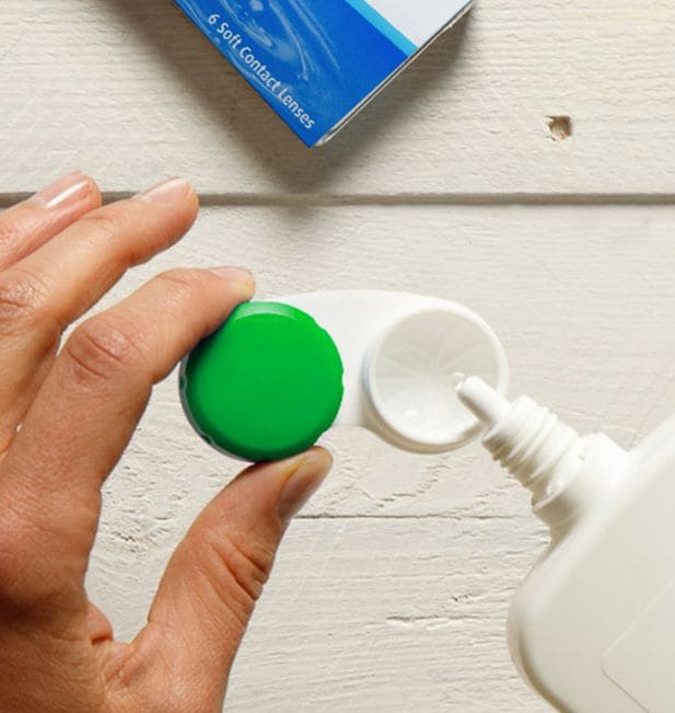 Cleaning contact lens cases