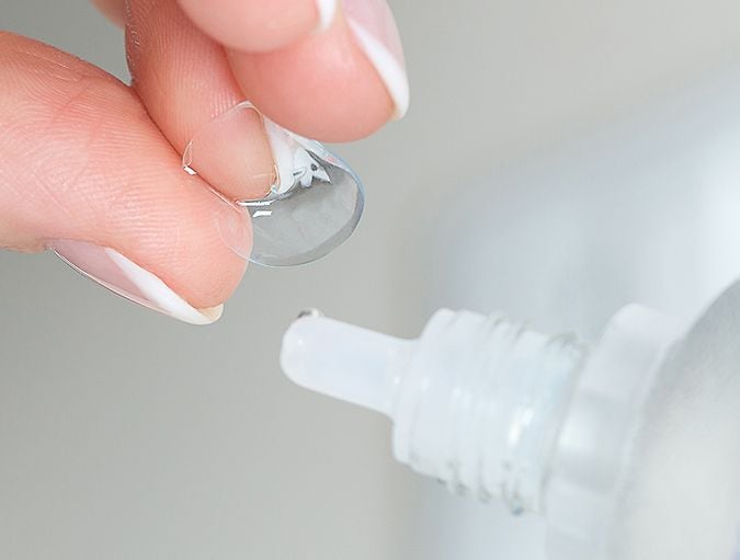 ww_handling_tint_of_lenses_row_1